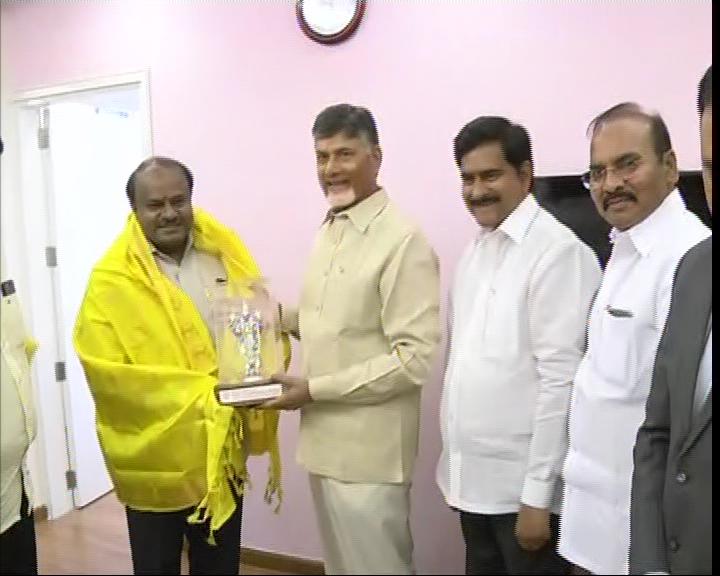 ಪುತ್ರನ ಕಂಕಣಭಾಗ್ಯಕ್ಕೆ ಅಮರಾವತಿಗೆ ಭೇಟಿ ನೀಡಿದರಾ ಸಿಎಂ ಕುಮಾರಸ್ವಾಮಿ ದಂಪತಿ?