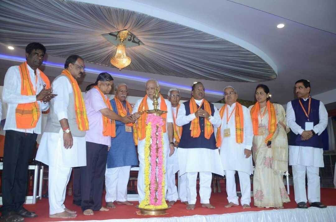 ರಾಜ್ಯ ಸರ್ಕಾರ ಕಮಿಷನ್ ಏಜೆಂಟ್ನಂತೆ ಕೆಲಸ ನಿರ್ವಹಿಸುತ್ತಿದೆ: ಬಿಎಸ್ವೈ ಆರೋಪ