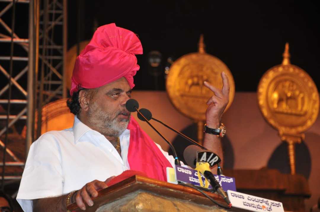 ರೆಬಲ್ ಸ್ಟಾರ್ ನಡೆದು ಬಂದ ಹಾದಿ