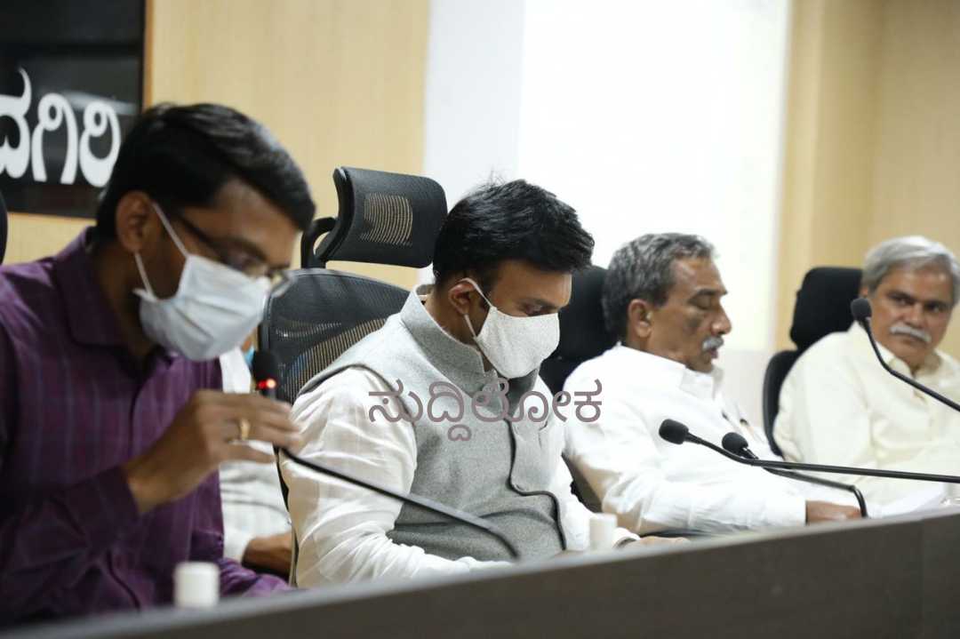ಗಂಭೀರ ಪರಿಸ್ಥಿತಿ ಎದುರಿಸಲು ಸಿದ್ಧರಾಗಿ : ಸಚಿವ ಸುಧಾಕರ್