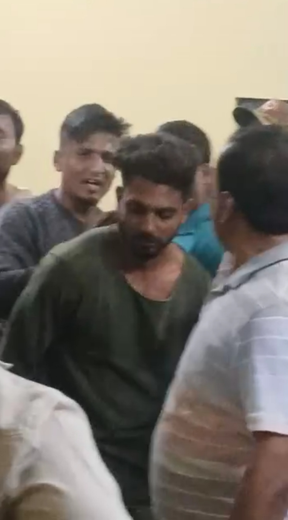 ಪೊಲೀಸರ ಸಮ್ಮುಖದಲ್ಲೇ ಪರಾಜಿತ ಅಭ್ಯರ್ಥಿ ಕಪಾಳಕ್ಕೆ ಹೊಡೆದ ಪಾಲಿಕೆ ಸದಸ್ಯ