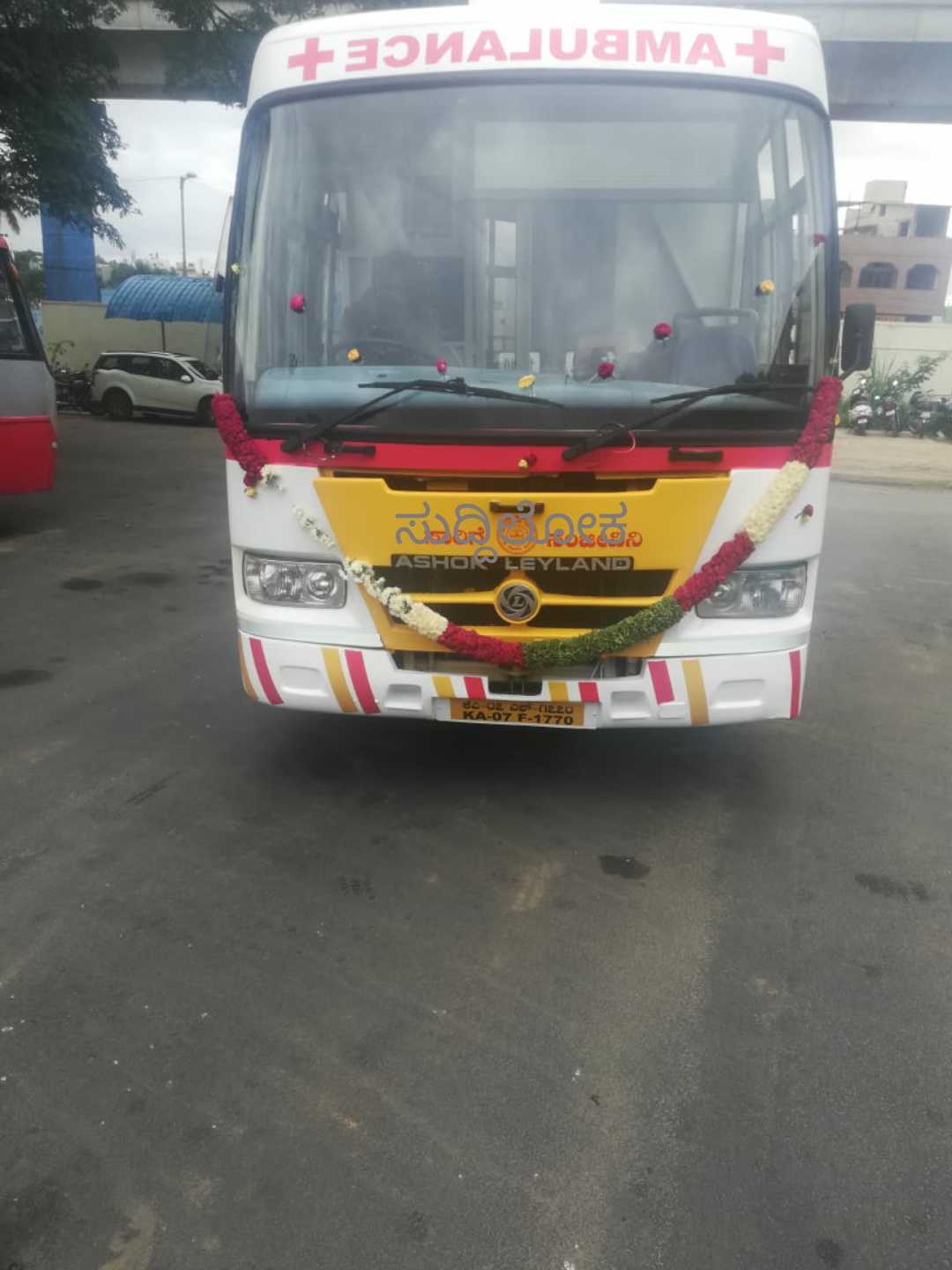 ಪೀಣ್ಯಾದ ಬಸವೇಶ್ವರ ಬಸ್ ನಿಲ್ದಾಣದಲ್ಲಿ ಕೋವಿಡ್ ಕೇರ್ ಸೆಂಟರ್ ಗೆ ಡಿಸಿಎಂ ಚಾಲನೆ…!