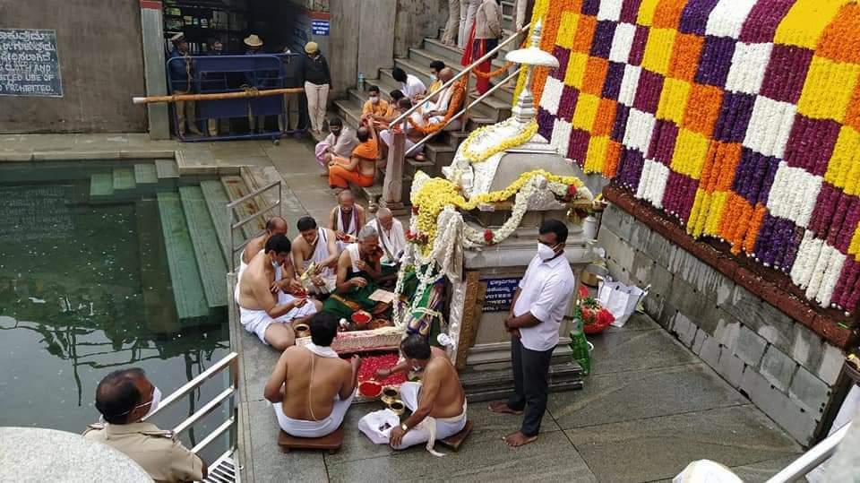 ಕಾವೇರಿ ತೀರ್ಥೋದ್ಭವವನ್ನು ಕಣ್ತುಂಬಿಕೊಂಡ ಸಚಿವ ಡಾ. ನಾರಾಯಣಗೌಡ