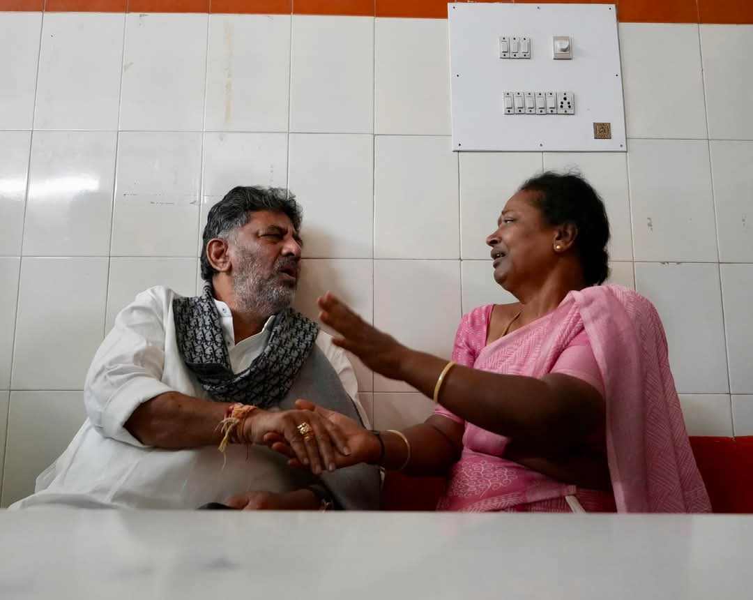 ಆರ್ ಸಿಬಿ ಸಂಭ್ರಮಾಚರಣೆ ವೇಳೆ ಕಾಲ್ತುಳಿತ; ಡಿಸಿಎಂ ವಿಷಾದ, ಮೃತಪಟ್ಟವರಿಗೆ ಸಂತಾಪ