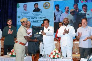 ಕೆ.ಎಸ್.ಡಿ.ಎಲ್. ಉಪಕ್ರಮ: 2,168 ಅರಣ್ಯ ಸಿಬ್ಬಂದಿಗೆ ಸುರಕ್ಷಾ ಕಿಟ್ ವಿತರಣೆ