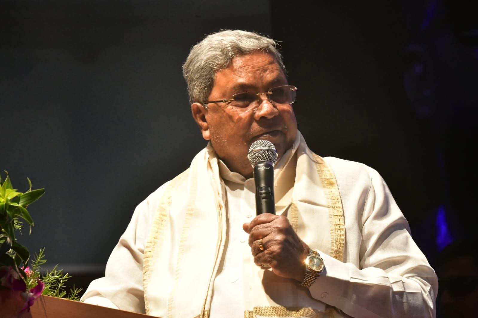 ಕೇಂದ್ರದಿಂದ ರಾಜ್ಯಕ್ಕೆ ದ್ರೋಹವಾಗಿದೆ ಎನ್ನುವ ನನ್ನ ಮಾತು ಸುಳ್ಳಾದರೆ ಮತ್ತೆ ವೇದಿಕೆ ಹತ್ತಲ್ಲ: ಸಿಎಂ ಸವಾಲು