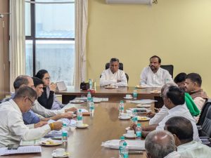 ನೊಂದಣಿ ಮಾಡಿರುವ ರೈತರ ಜೋಳ ಖರೀದಿಸಲು ಆಹಾರ ಸಚಿವರಿಗೆ ಮನವಿ ಸಲ್ಲಿಸಿದ ರೈತರ ನಿಯೋಗ
