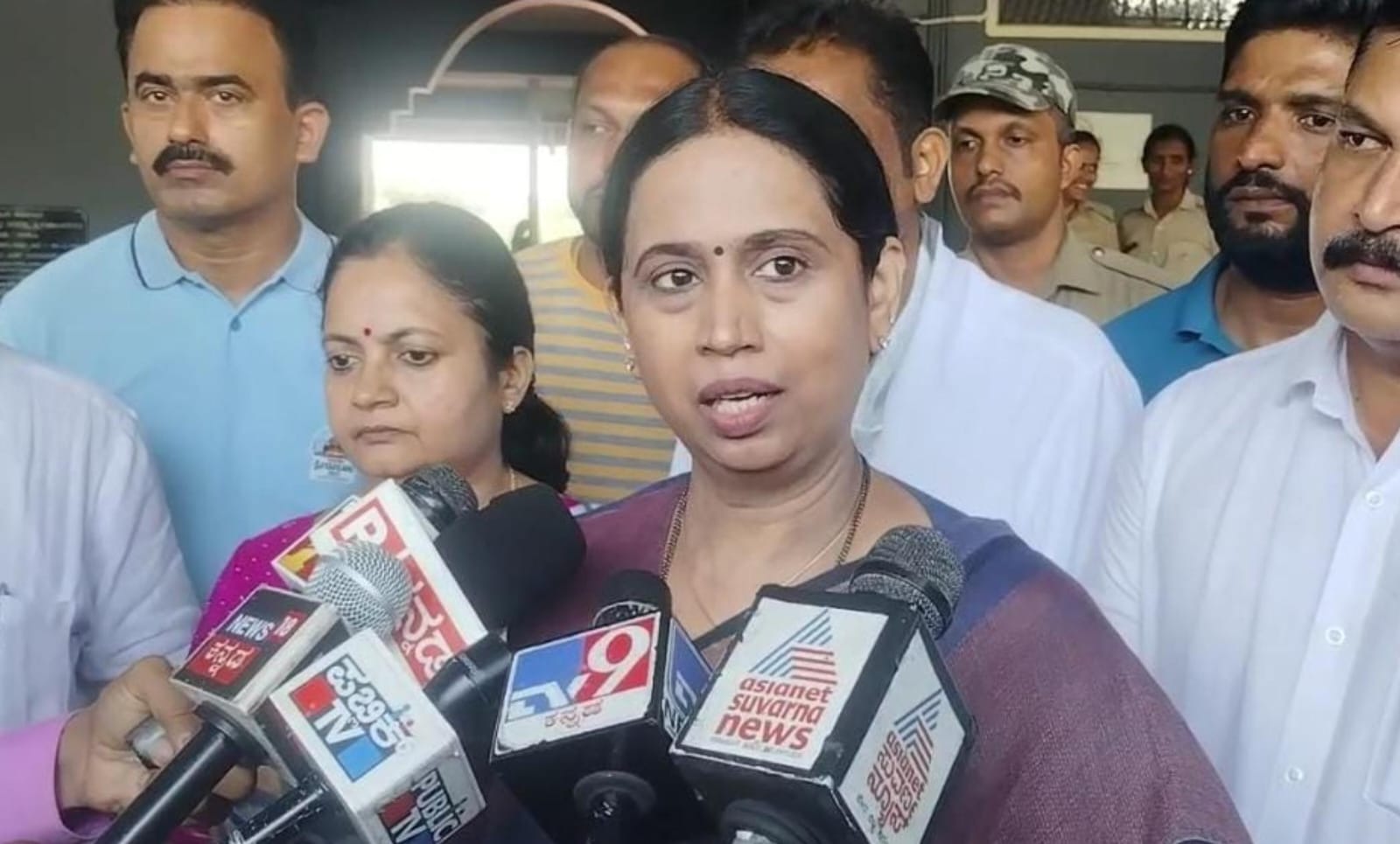 ಅವರ ಪಕ್ಷದ ಆಂತರಿಕ ಕಚ್ಚಾಟ ಮುಚ್ಚಿಹಾಕಲು ನಮ್ಮ ವಿರುದ್ಧ ಪ್ರತಿಭಟನೆ: ಲಕ್ಷ್ಮೀ ಹೆಬ್ಬಾಳ್ಕರ್