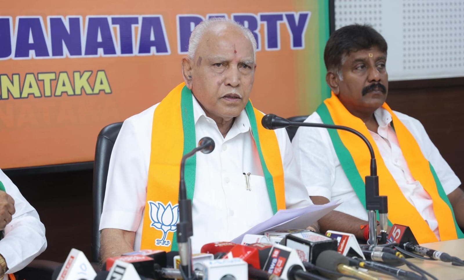 ಲಂಚದ ಆರೋಪ ಮಾಡಿರುವ ಬಿ.ಆರ್. ಪಾಟೀಲರ ಬಾಯಿ ಮುಚ್ಚಿಸುವ ಆತಂಕವಿದೆ: ಬಿಎಸ್ವೈ