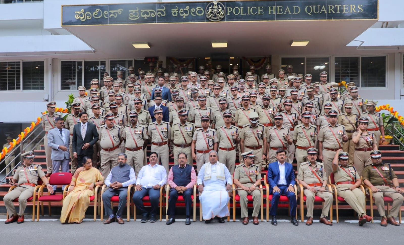 ಗುಪ್ತಚರ ಇಲಾಖೆ ಯಾಕೆ ಬೇಕು; ಕಾಲ್ತುಳಿತ ಪ್ರಕರಣಕ್ಕೆ ಪೊಲೀಸರ ವಿರುದ್ಧ ಸಿಎಂ ಗರಂ