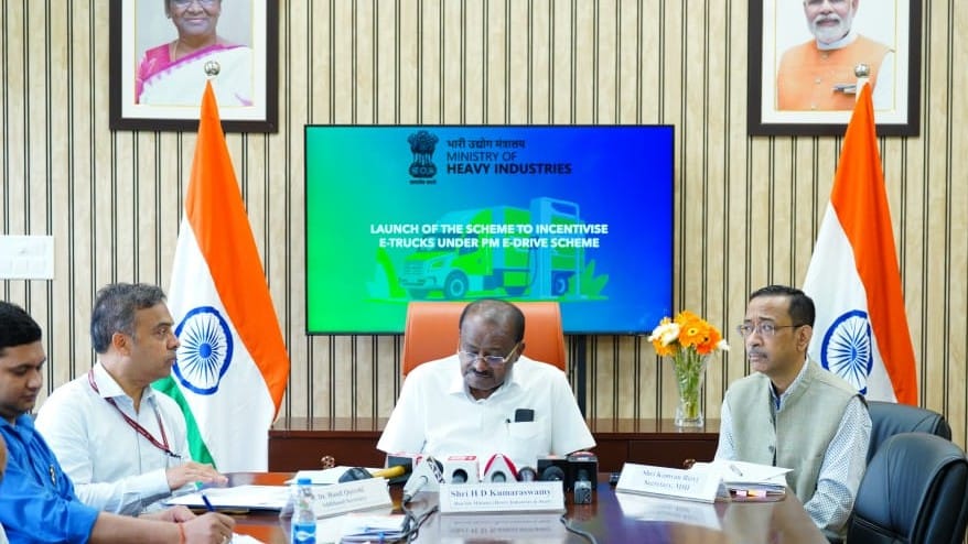 ಪಿಎಂ ಇ-ಡ್ರೈವ್‌ ಯೋಜನೆಯಡಿ ಇವಿ ಟ್ರಕ್ ಗಳಿಗೆ ಪ್ರೋತ್ಸಾಹ ಧನ; ಕುಮಾರಸ್ವಾಮಿ ಘೋಷಣೆ