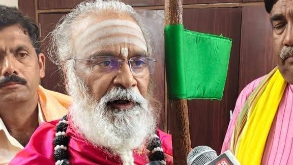 ಡಿಕೆಶಿ ಪರಿಶ್ರಮಕ್ಕೆ ಒಲಿದ ಸಿಎಂ ಗದ್ದುಗೆ; ಸಿದ್ದರಾಮಯ್ಯ ಮುತ್ಸದ್ದಿತನ ದೊಡ್ಡದು: ರಂಭಾಪುರಿ ಶ್ರೀಗಳು