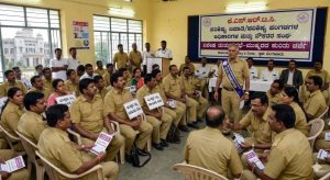 ಮುಷ್ಕರದ ನಡುವೆಯೇ ಬಿರುಕು; ಜಂಟಿ ಕ್ರಿಯಾ ಸಮಿತಿಯಿಂದ  ಕೆ.ಎಸ್.ಆರ್.ಟಿ.ಸಿ. ಎಸ್‌ಸಿ/ಎಸ್‌ಟಿ ನೌಕರರ ಸಂಘ ಹೊರಕ್ಕೆ!