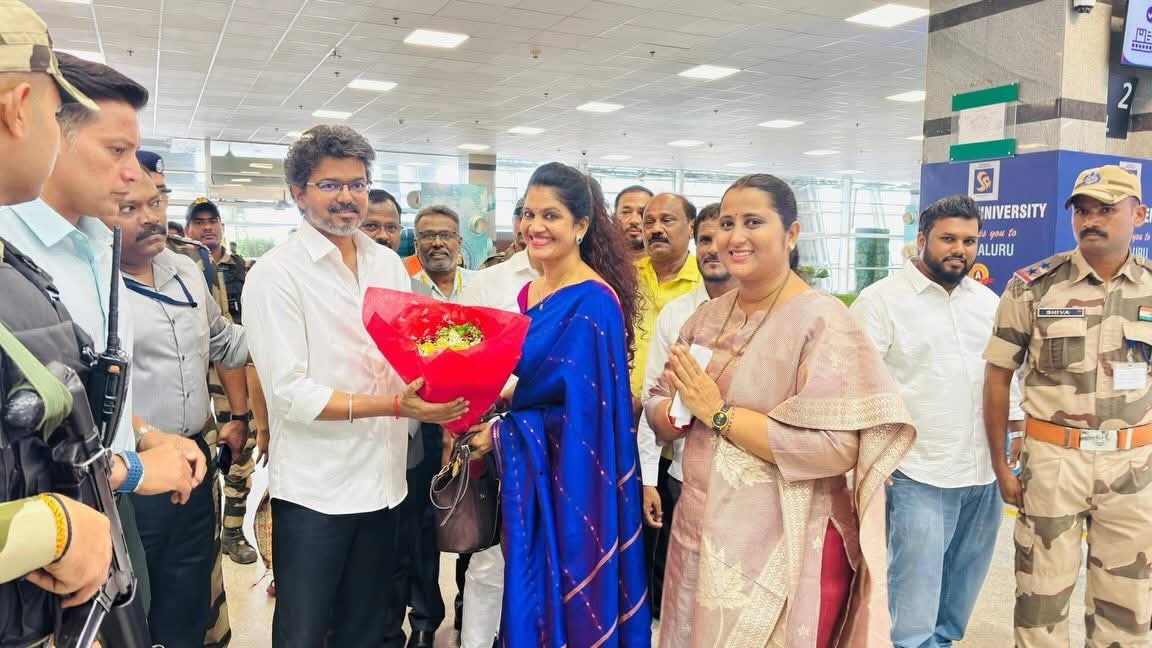 ಕೊಲ್ಲೂರು ಮೂಕಾಂಬಿಕೆಗೆ ತಮಿಳುನಾಡು ಸಿಎಂ ವಿಜಯ್ ವಿಶೇಷ ಪೂಜೆ: 1.6 ಕೆಜಿ ಬೆಳ್ಳಿ ಖಡ್ಗ ಸಮರ್ಪಣೆಯ ಹಿಂದಿನ ರಹಸ್ಯ! 