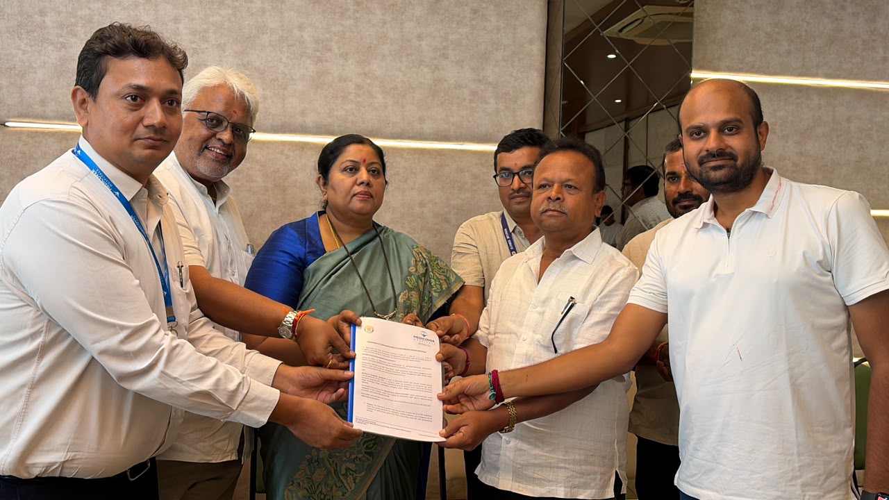 ಮೆಡಿಕವರ್ ಆಸ್ಪತ್ರೆ ಹಾಗೂ ಕನ್ನಮಂಗಲ ಅಪಾರ್ಟ್‌ಮೆಂಟ್‌ಗಳ ನಡುವೆ ಆರೋಗ್ಯ ಒಪ್ಪಂದ; ಉಚಿತ ಆಂಬ್ಯುಲೆನ್ಸ್ ಸೇವೆಗೆ ಚಾಲನೆ