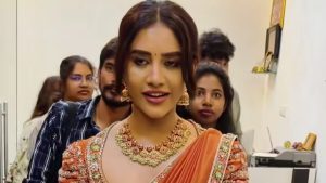 ‘ನಾಗಬಂದಂ’ ಪ್ರೆಸ್ ಮೀಟ್‌ನಲ್ಲಿ ನಭಾ ನಟೇಶ್ ಹವಾ: ಸಾಂಪ್ರದಾಯಿಕ ಲುಕ್‌ನಲ್ಲಿ ಮಿಂಚಿದ ಸ್ಯಾಂಡಲ್‌ವುಡ್ ಬ್ಯೂಟಿ!